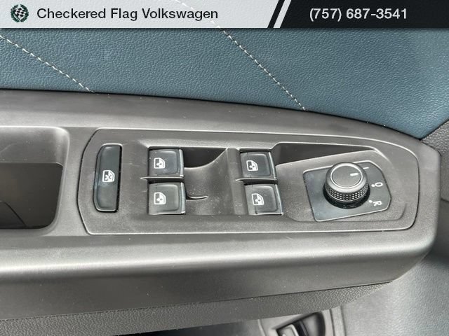 Used 2023 Volkswagen Atlas Cross Sport SEL R-Line AWD/4WD image 18