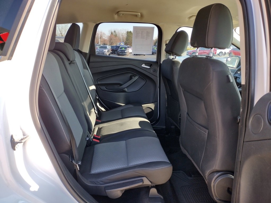 Used 2017 Ford Escape SE w/ Equipment Group 201A image 10