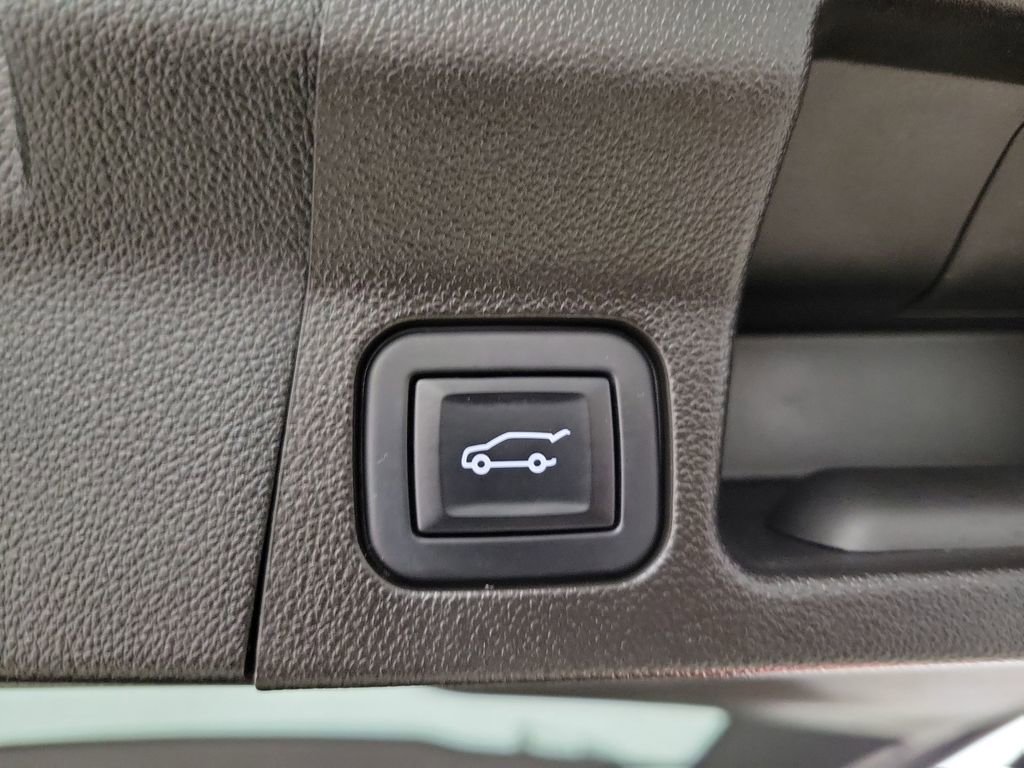 Certified 2022 GMC Acadia Denali w/ Denali Ultimate Package image 23