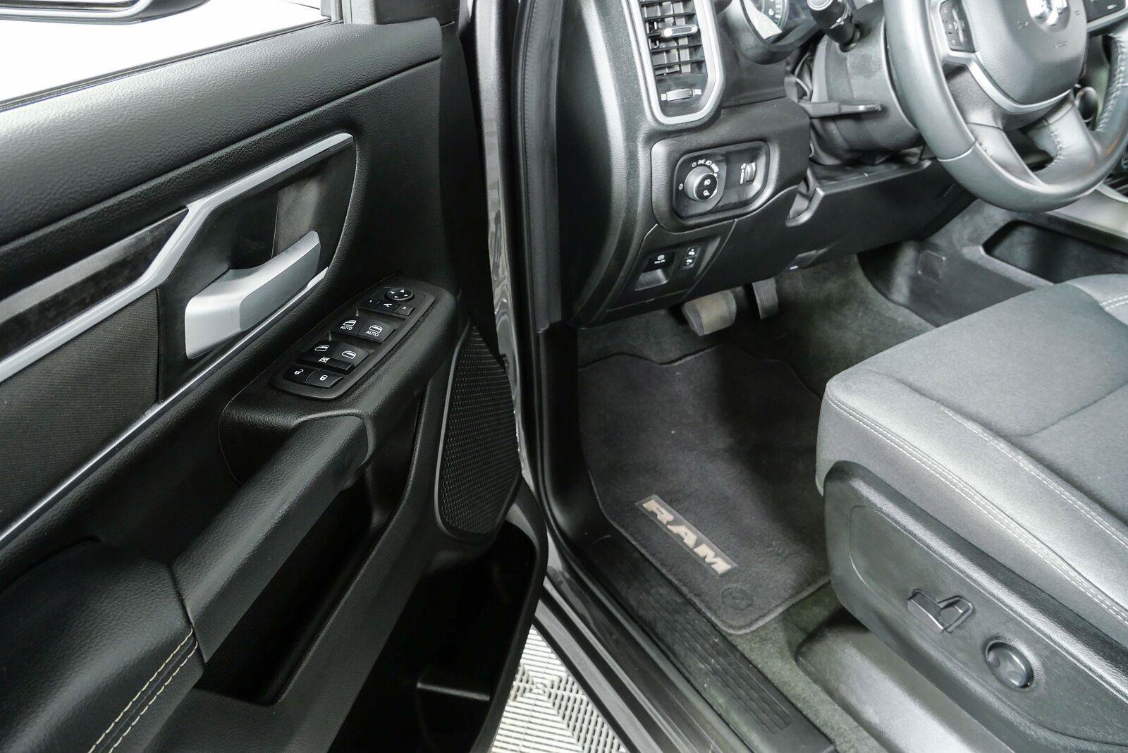Used 2023 RAM 1500 Big Horn AWD/4WD image 8