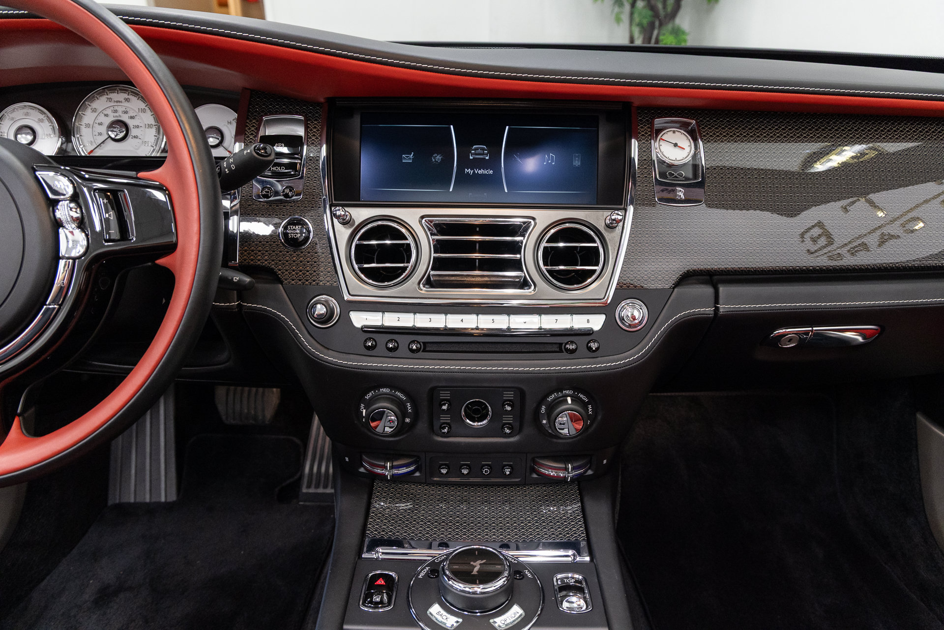 Used 2020 Rolls-Royce Dawn RWD image 18