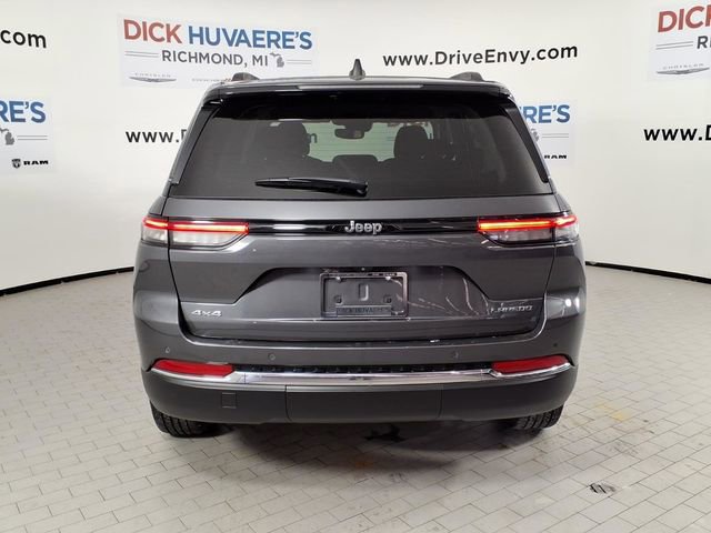 Used 2023 Jeep Grand Cherokee Laredo w/ Luxury Tech Group I image 5