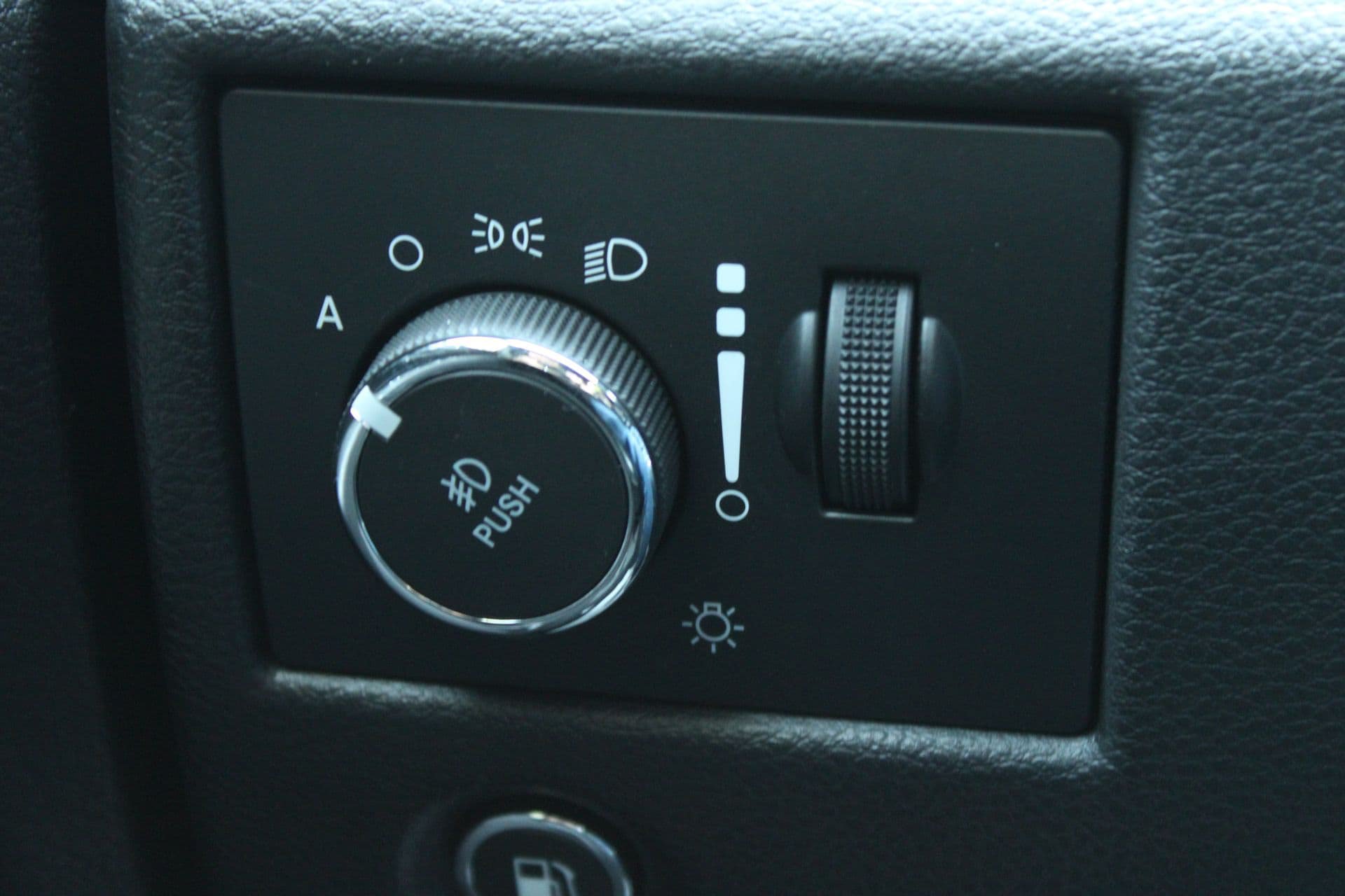 Used 2021 Jeep Grand Cherokee Laredo X AWD/4WD image 27