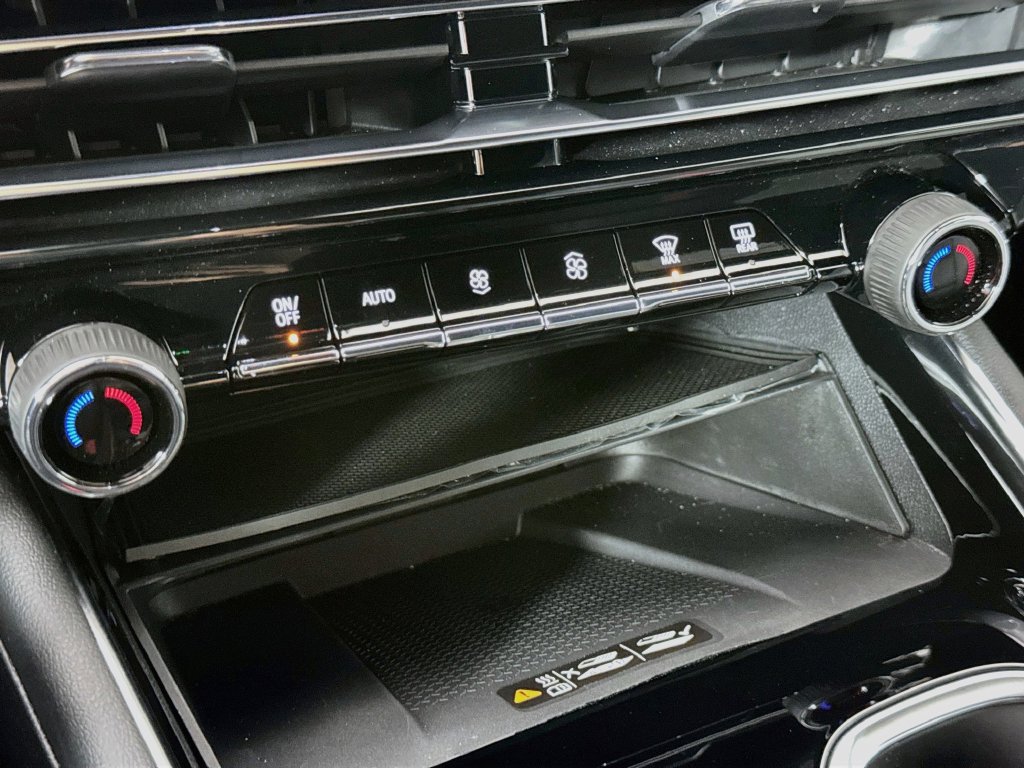 Used 2026 Chevrolet Traverse RS w/ LPO, Floor Liner Package FWD image 19