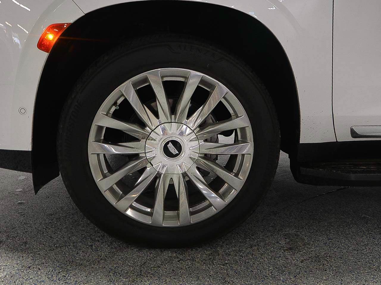 Used 2021 Cadillac Escalade ESV Premium Luxury AWD/4WD image 6