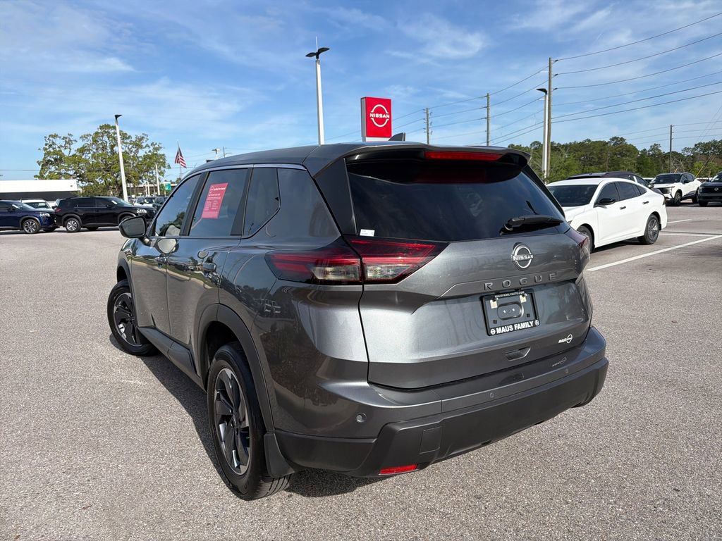 Certified 2026 Nissan Rogue SV FWD image 5