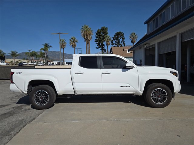Used 2025 Toyota Tacoma TRD Sport image 2