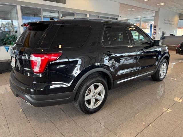 Used 2019 Ford Explorer XLT w/ Equipment Group 202A image 3