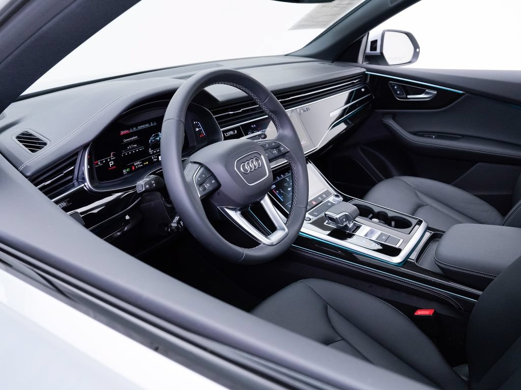 Certified 2025 Audi Q8 Premium Plus w/ Premium Plus Package AWD/4WD image 5