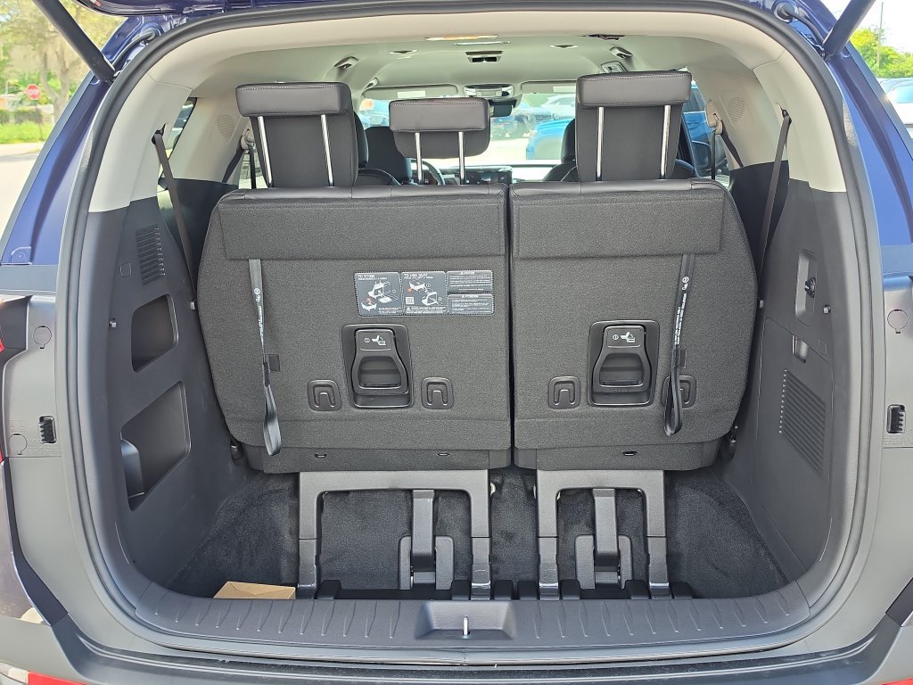 New 2027 Kia Carnival EX FWD image 10