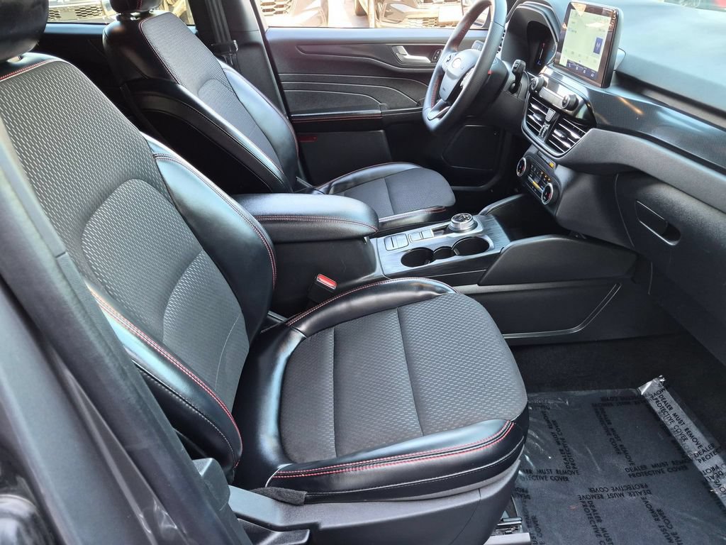 Used 2025 Ford Escape ST-Line FWD image 28