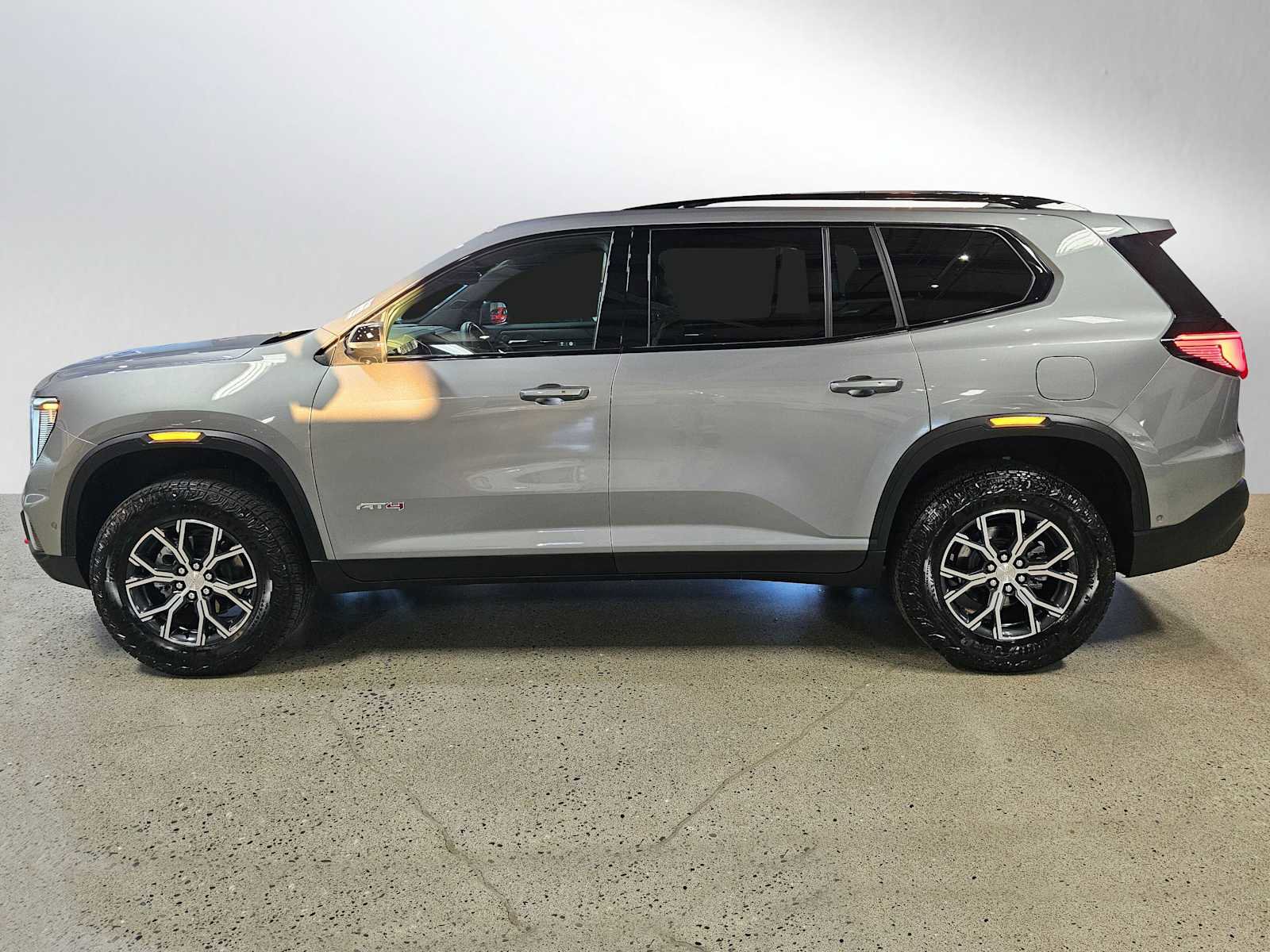 Used 2024 GMC Acadia AT4 w/ Super Cruise Package image 4