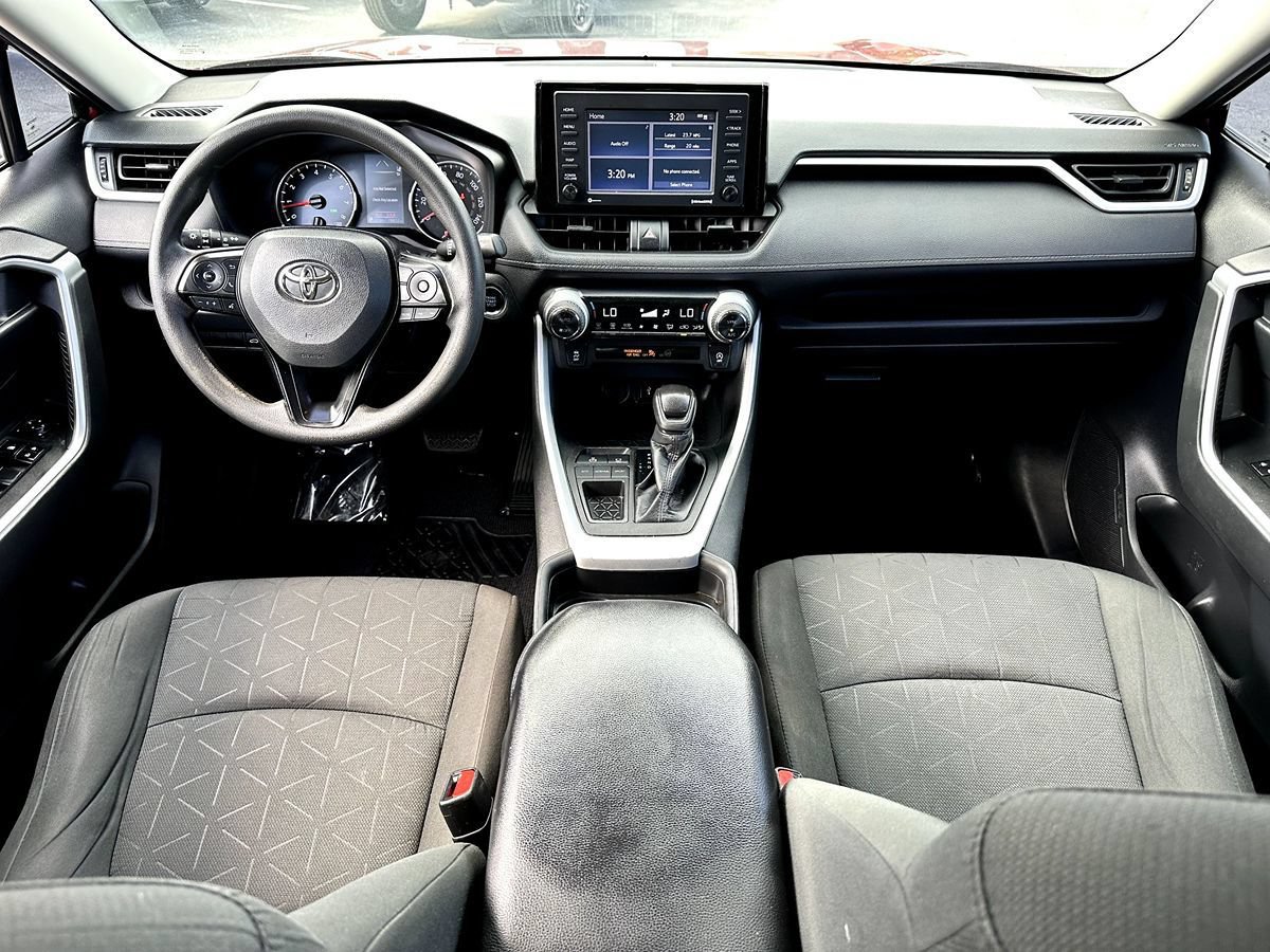 Used 2021 Toyota RAV4 XLE w/ Convenience Package FWD image 18