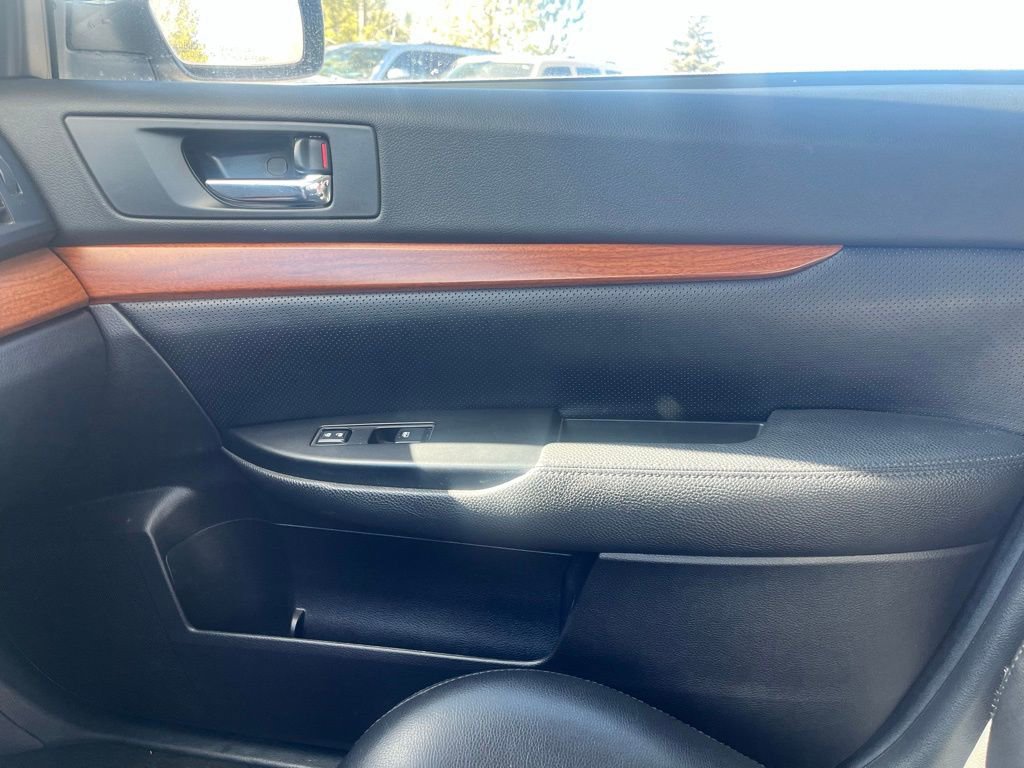 Used 2013 Subaru Outback 2.5i Limited w/ Moonroof Pkg image 18