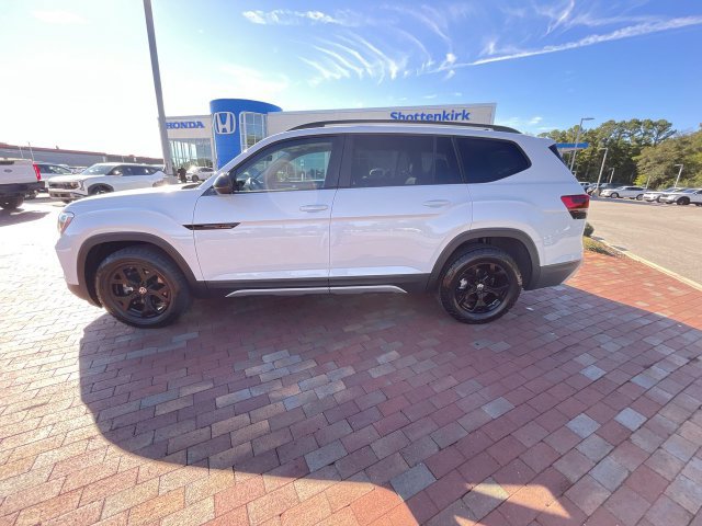Used 2024 Volkswagen Atlas Peak Edition SEL AWD/4WD image 27