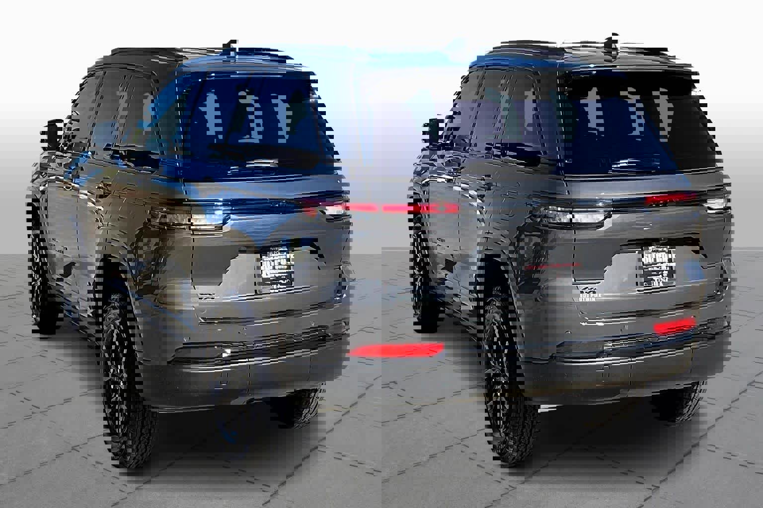 New 2025 Jeep Grand Cherokee Laredo image 12