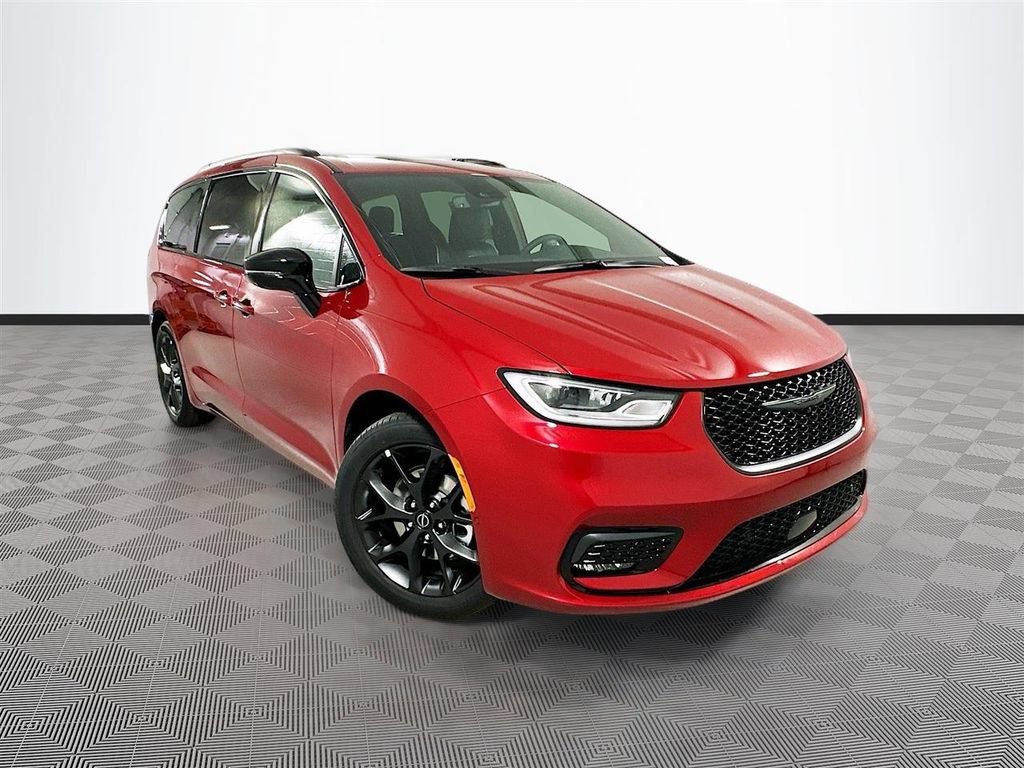 New 2026 Chrysler Pacifica Limited w/ S Appearance Package