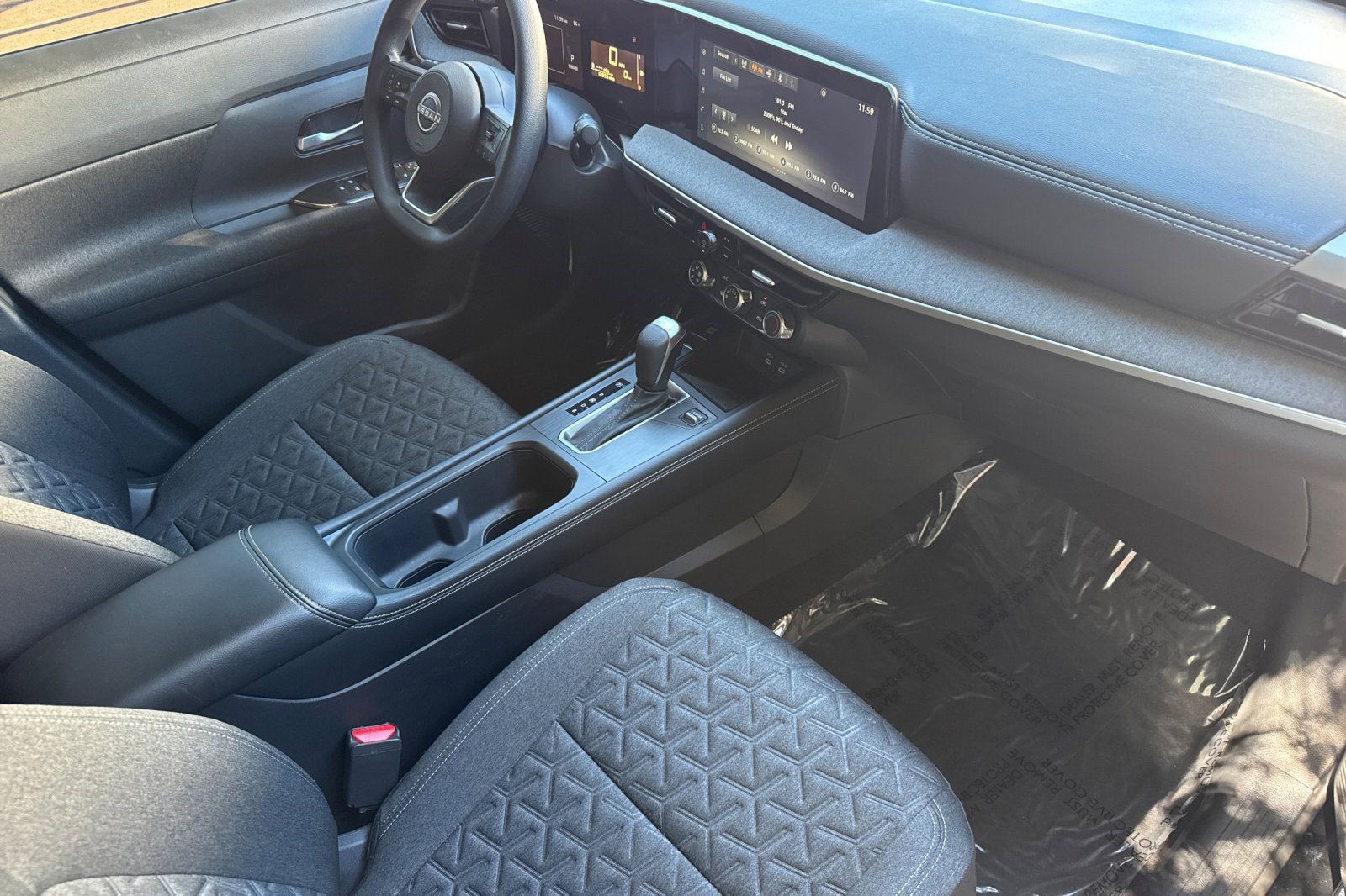 Used 2025 Nissan Kicks SV AWD/4WD image 33