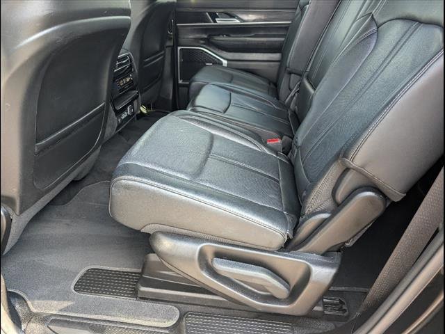 Used 2024 Jeep Wagoneer L Series II w/ Flexible Seating Group image 13