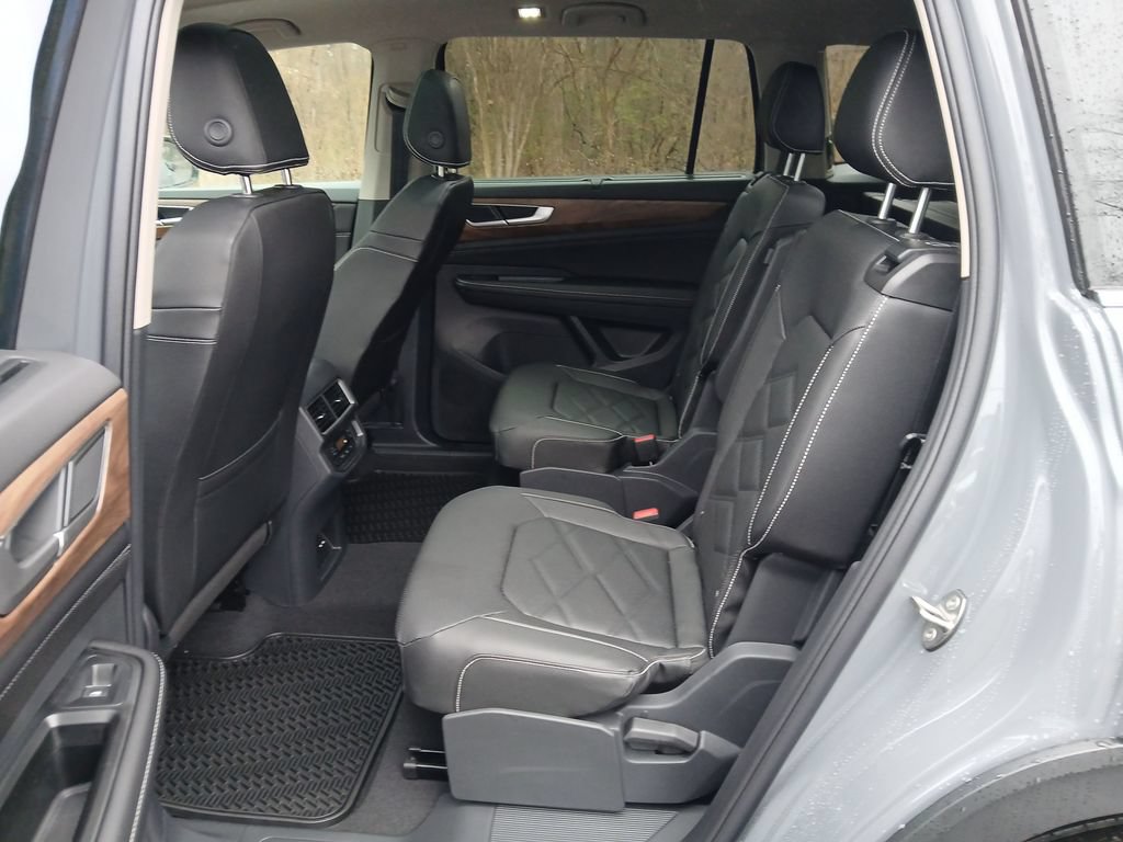 New 2026 Volkswagen Atlas SE FWD image 24