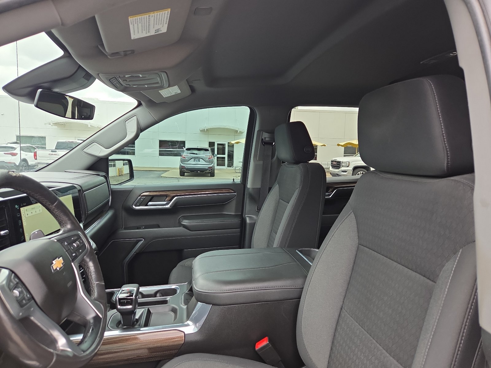 Used 2023 Chevrolet Silverado 1500 LT w/ Protection Package AWD/4WD image 9
