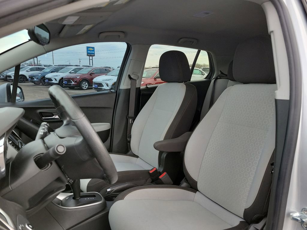 Used 2020 Chevrolet Trax LS w/ Tint and Cruise Package image 11