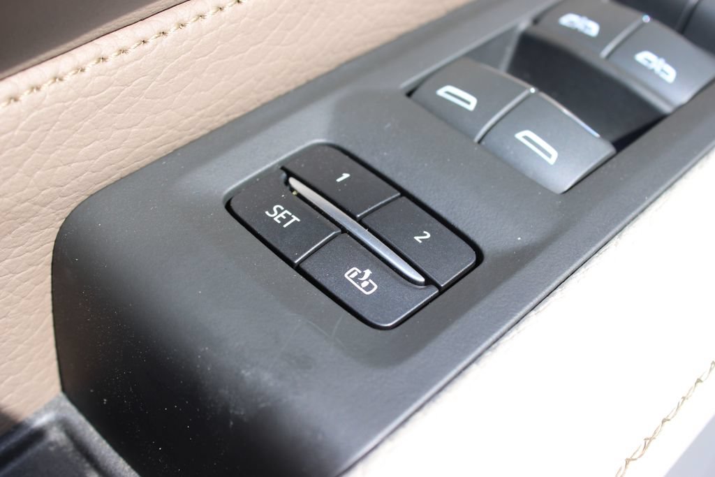 Certified 2022 GMC Yukon Denali AWD/4WD image 12