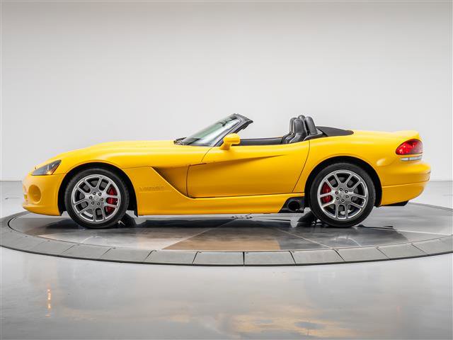 Used 2005 Dodge Viper SRT-10 image 2