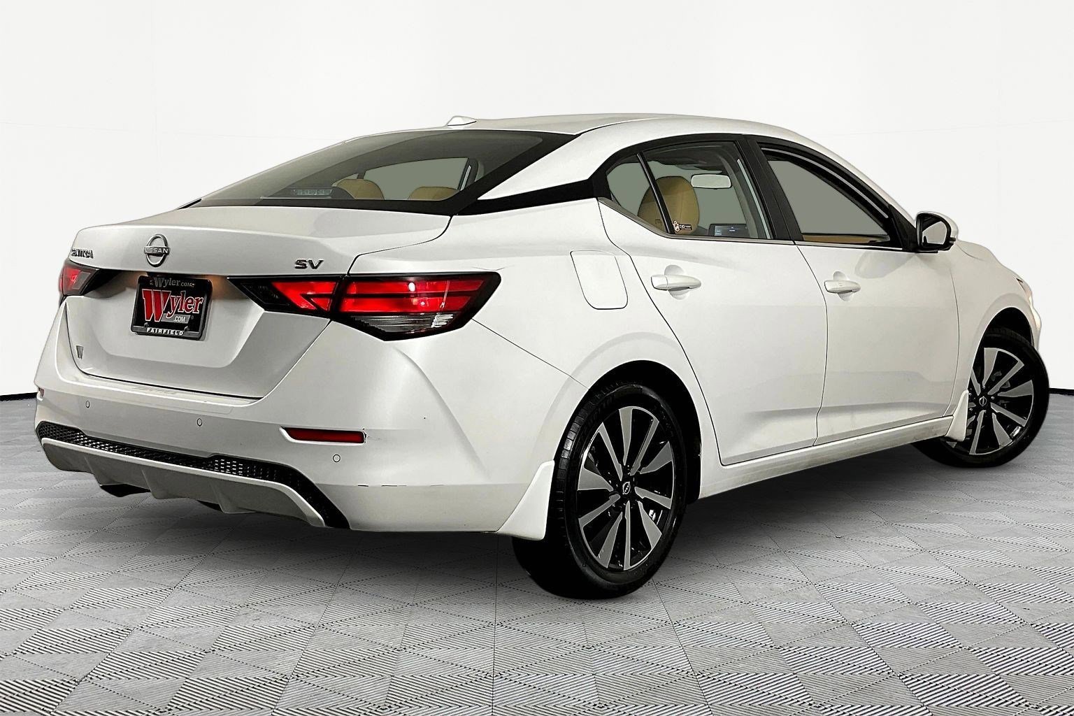 Used 2024 Nissan Sentra SV w/ SV Premium Package FWD image 6