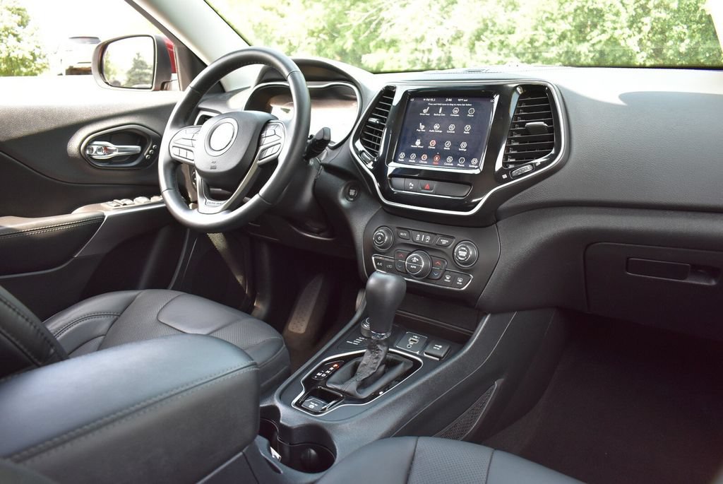 Used 2019 Jeep Cherokee Limited AWD/4WD image 27
