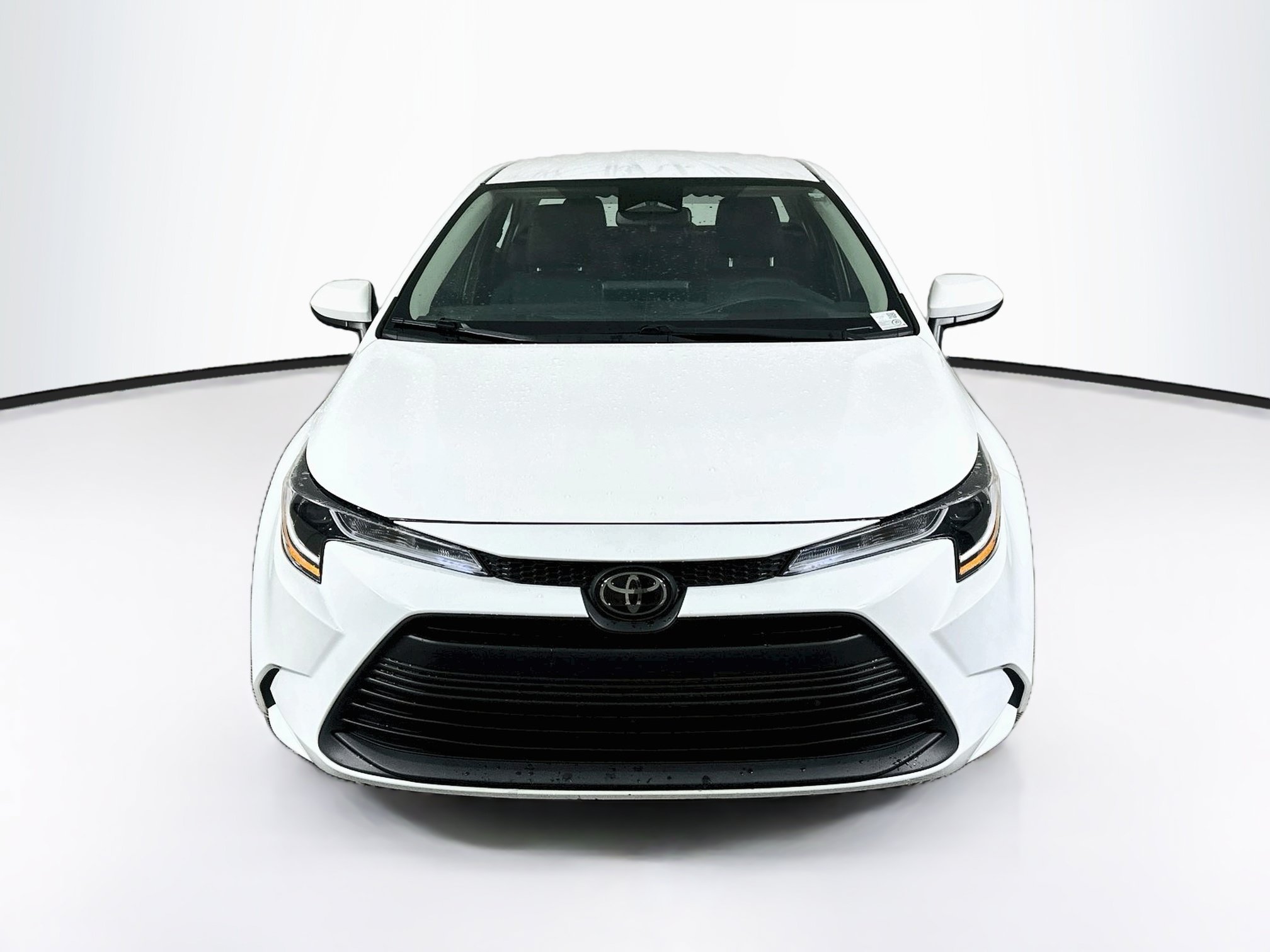 Used 2025 Toyota Corolla LE FWD image 2