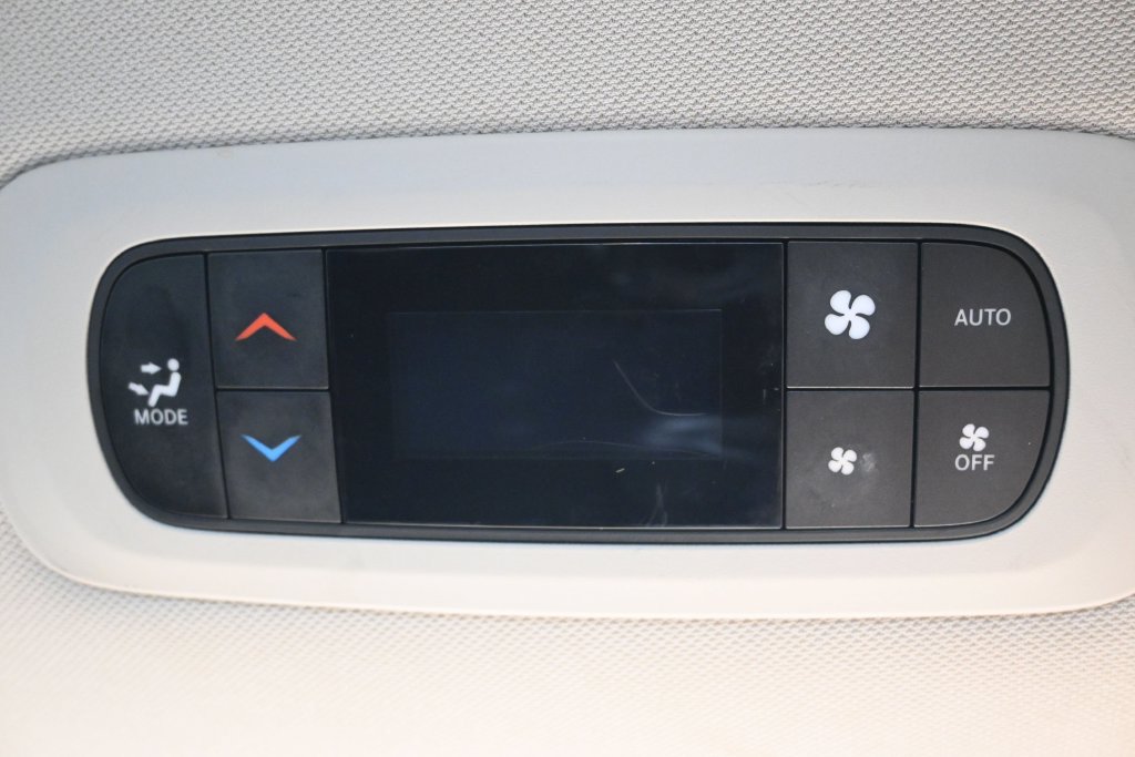 Used 2024 Chrysler Pacifica Touring-L FWD image 22