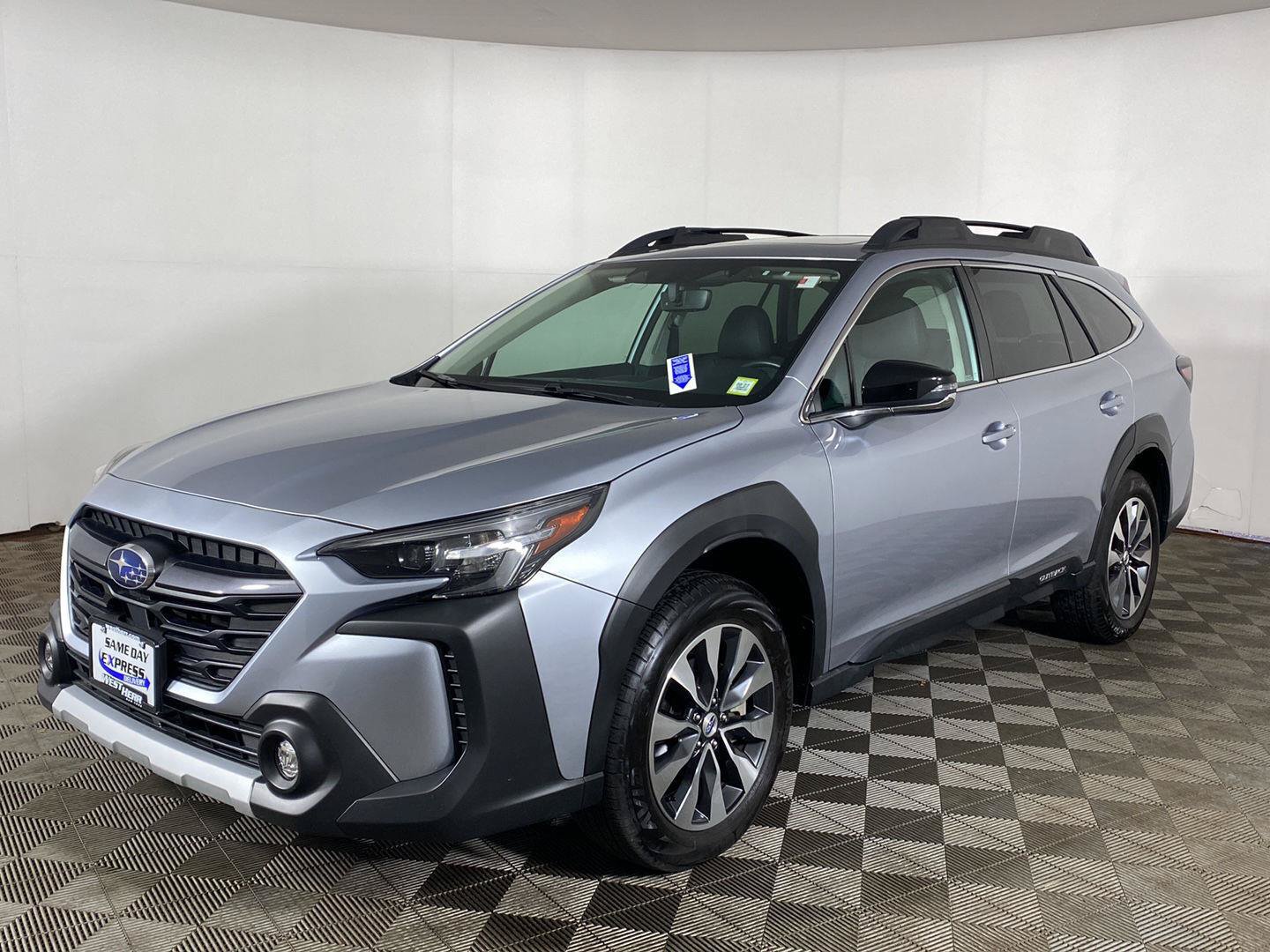 Certified 2025 Subaru Outback Limited w/ Tech Package 3 AWD/4WD image 8