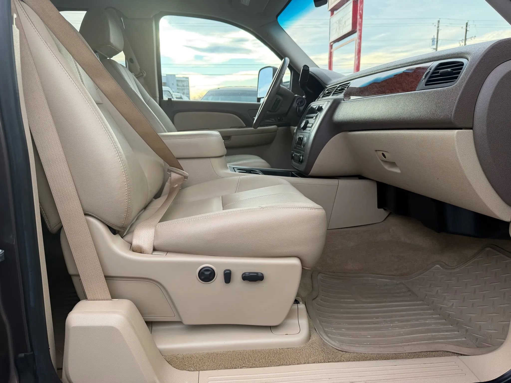 Used 2008 GMC Sierra 2500 SLT w/ Convenience Package image 19