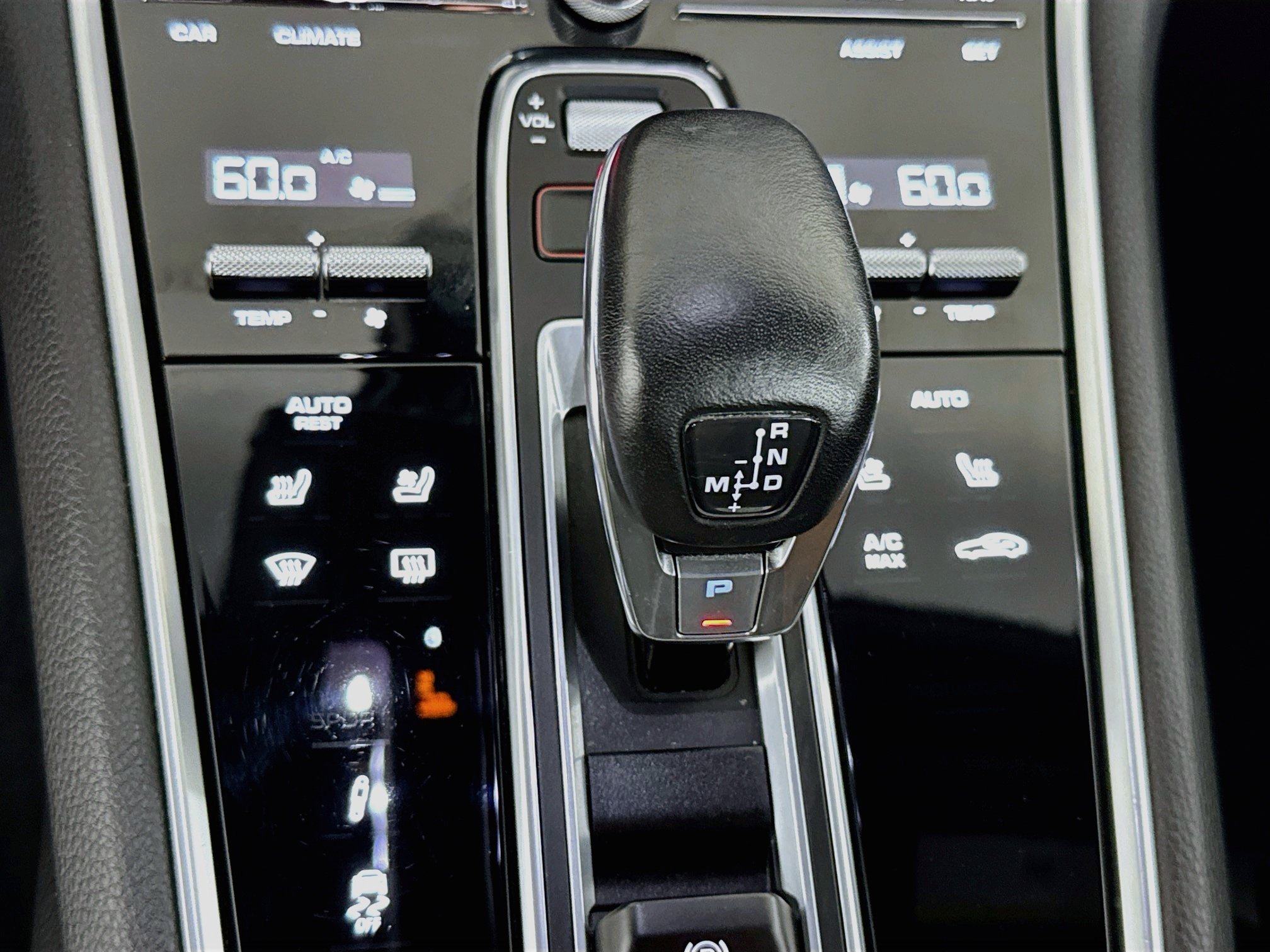 Used 2023 Porsche Panamera Platinum Edition w/ Sport Chrono Package RWD image 18