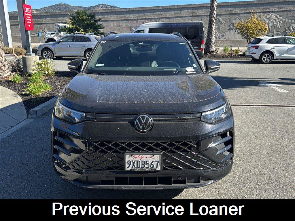 Used 2026 Volkswagen Tiguan SE R-Line FWD image 2