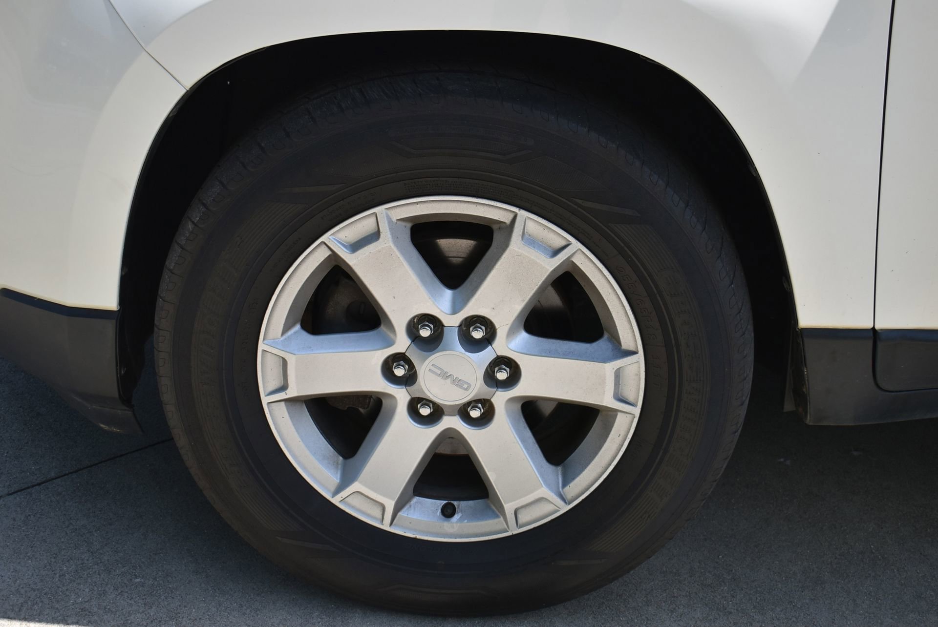 Used 2014 GMC Acadia SLE image 11