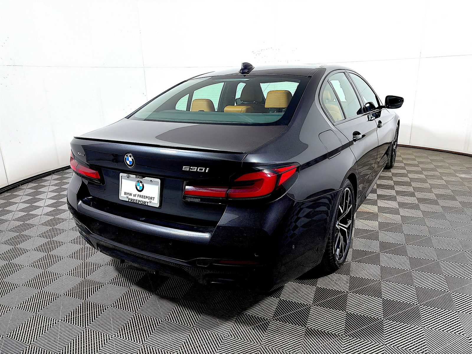 Certified 2023 BMW 530i xDrive w/ M Sport Package image 6