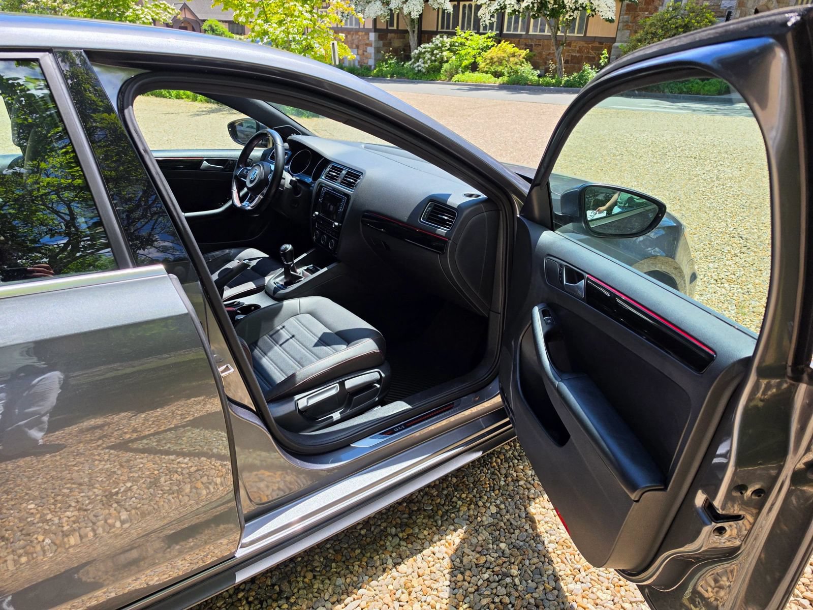 Used 2017 Volkswagen Jetta GLI FWD image 18