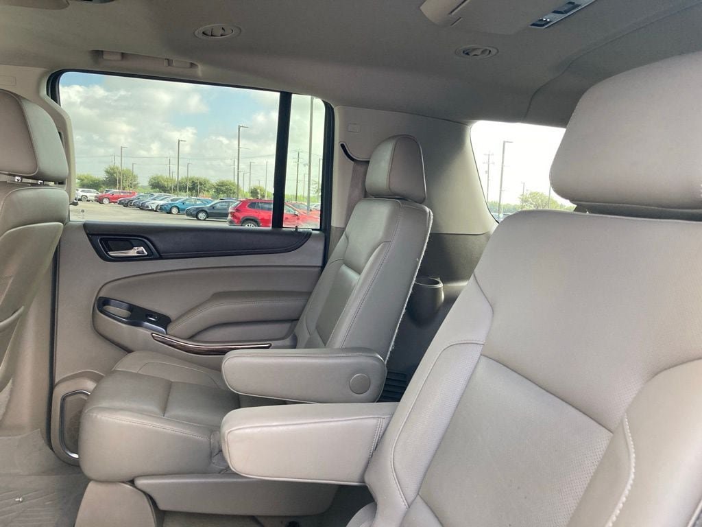 Used 2016 GMC Yukon XL SLT w/ Open Road Package RWD image 11