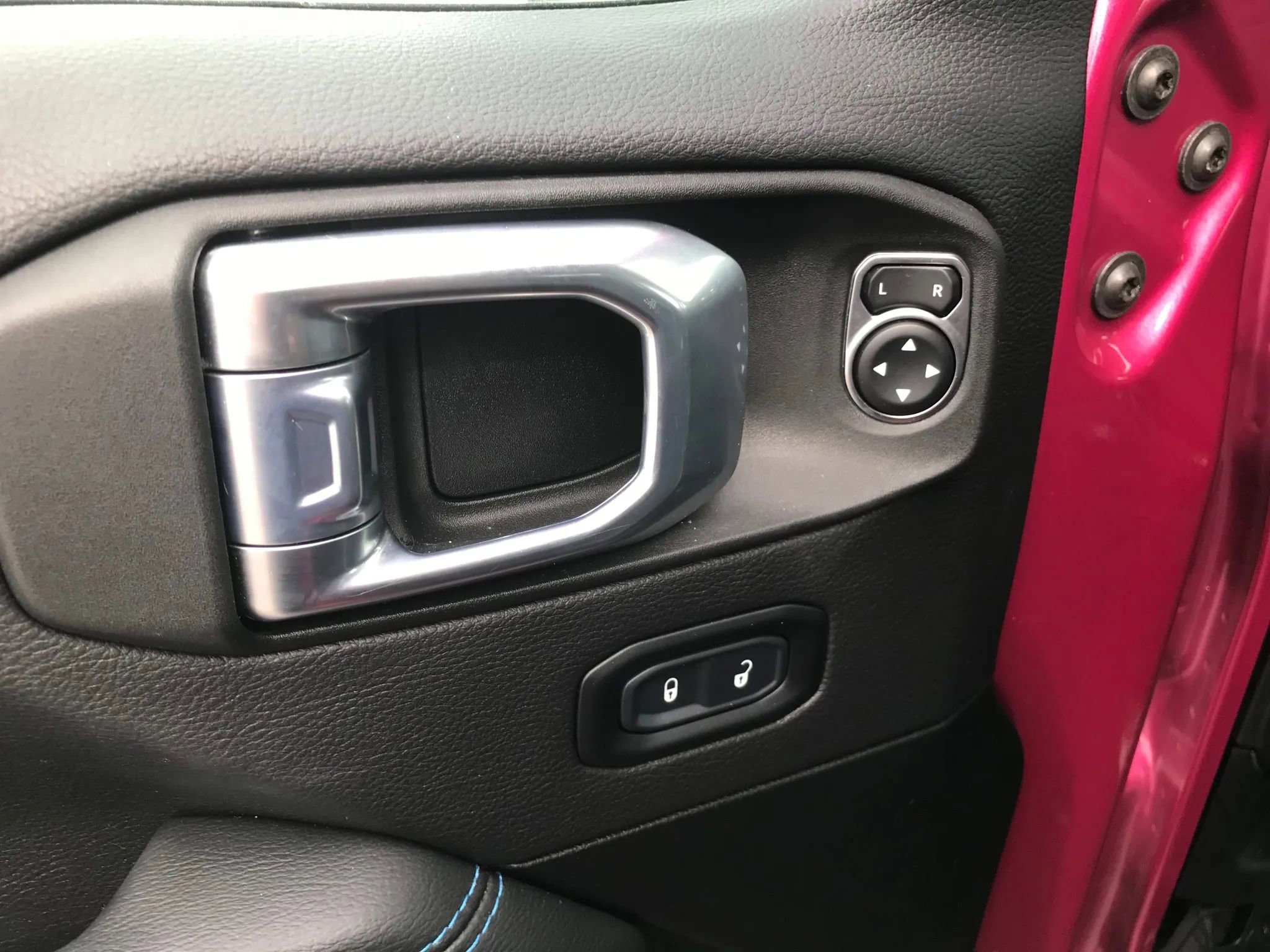 Used 2022 Jeep Wrangler Unlimited Rubicon 4xe w/ Cold Weather Group AWD/4WD image 11