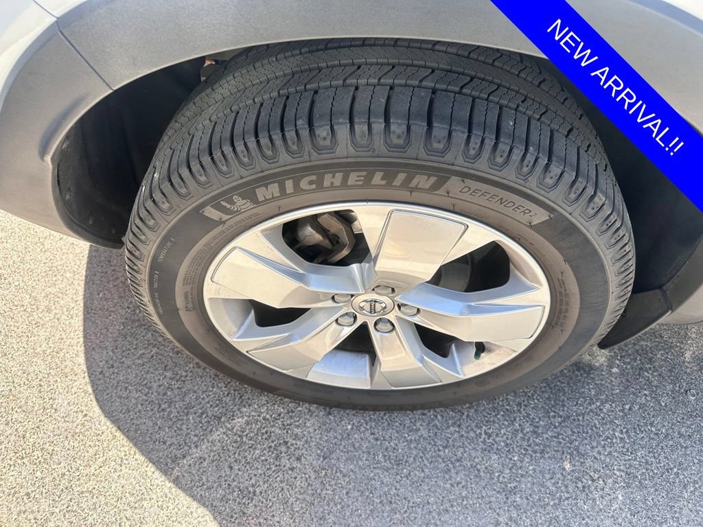Used 2020 Volvo XC40 T5 Momentum w/ Protection Package Premier AWD/4WD image 9