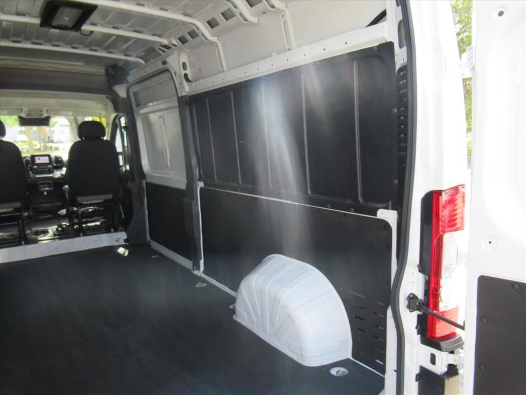 Used 2025 RAM ProMaster 2500 w/ Convenience Group FWD image 18