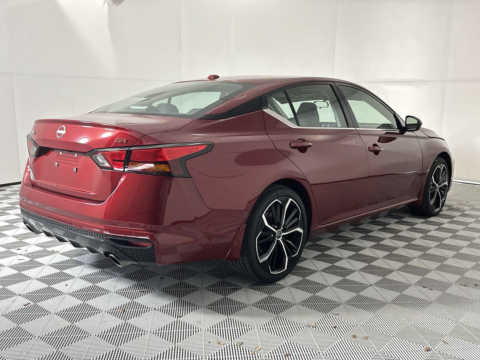 Certified 2024 Nissan Altima 2.5 SR FWD image 8