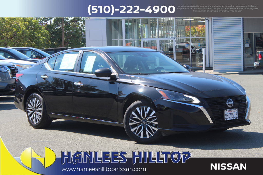 Certified 2025 Nissan Altima 2.5 SV AWD/4WD image 1