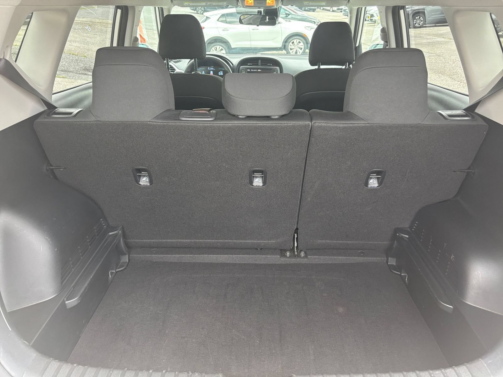 Used 2025 Kia Soul LX w/ LX Technology Package FWD image 25