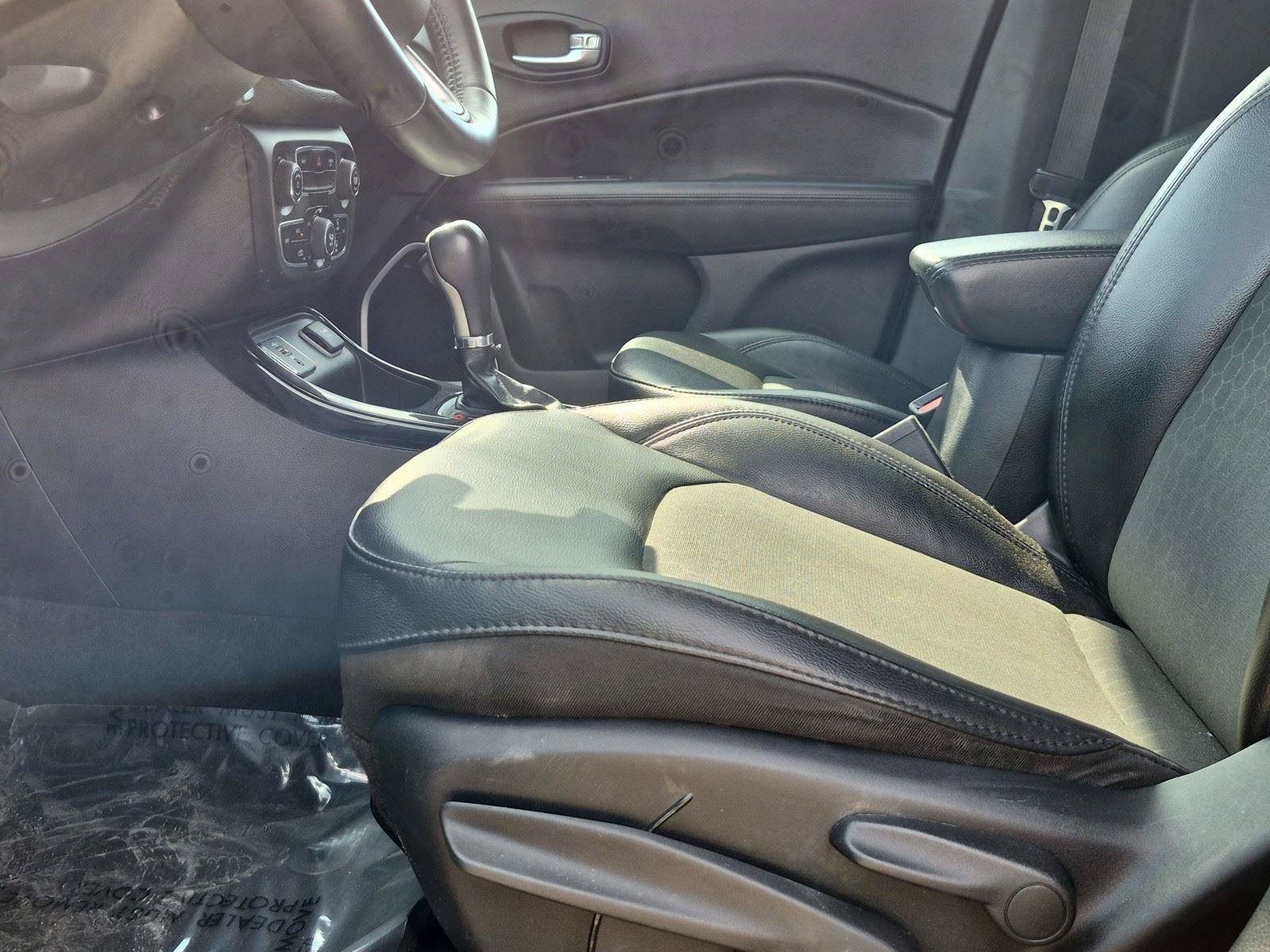 Used 2019 Jeep Compass Latitude FWD image 19