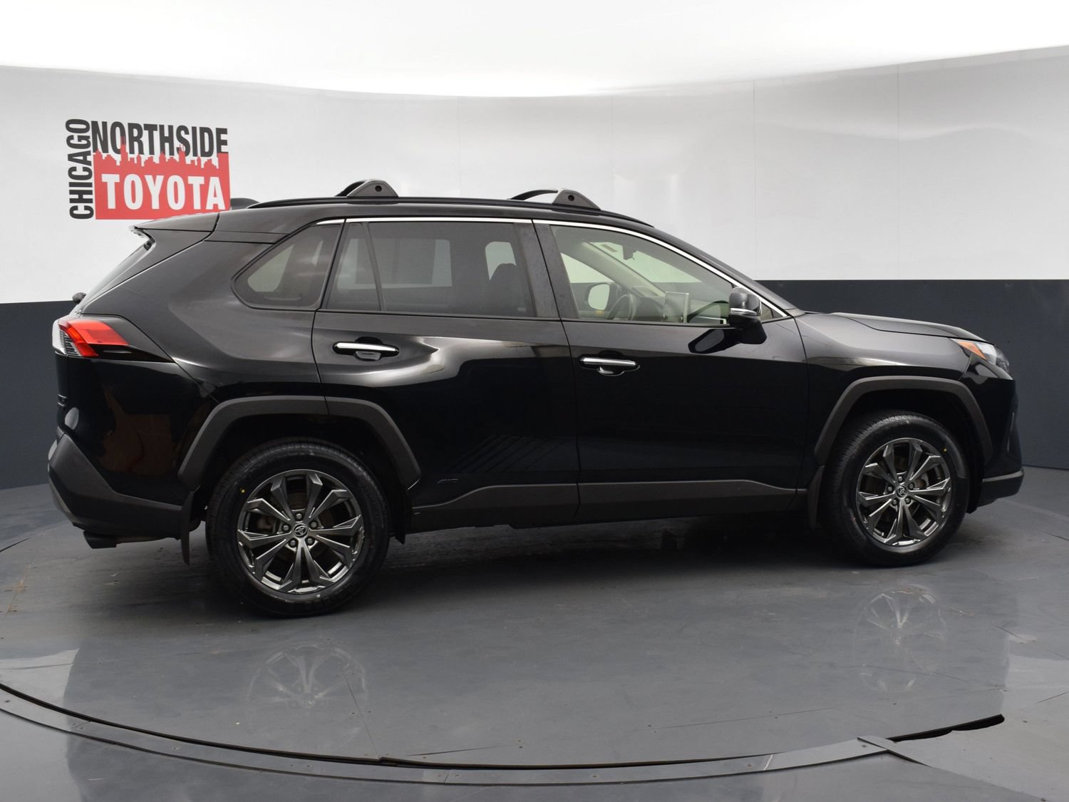 Used 2022 Toyota RAV4 Limited AWD/4WD image 5