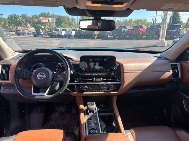 Used 2022 Nissan Pathfinder Platinum w/ Cargo Package AWD/4WD image 7