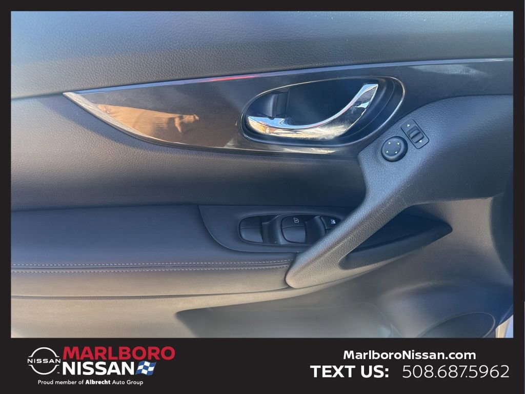 Certified 2018 Nissan Rogue S image 19